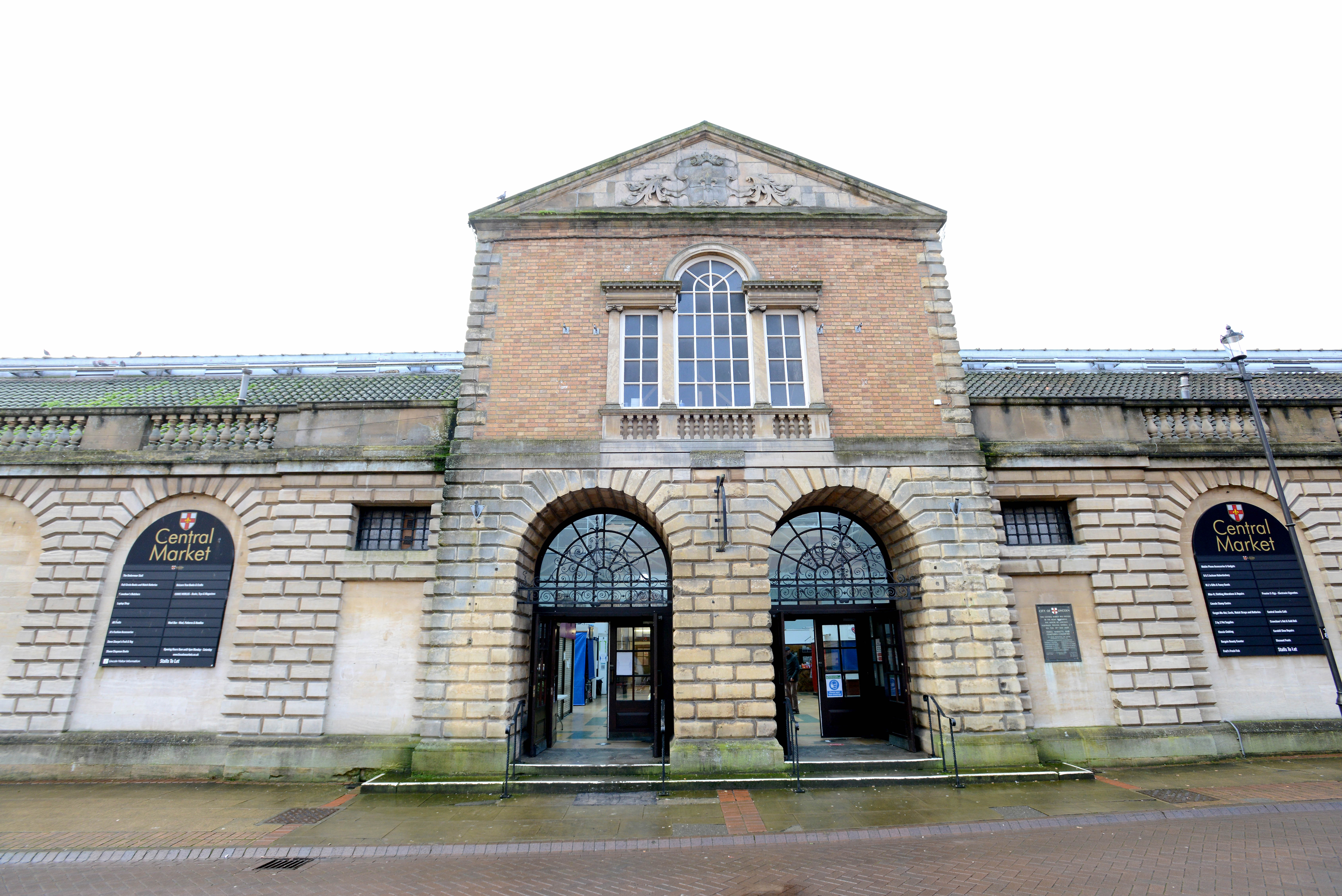 Front aspect of Lincoln Central Market