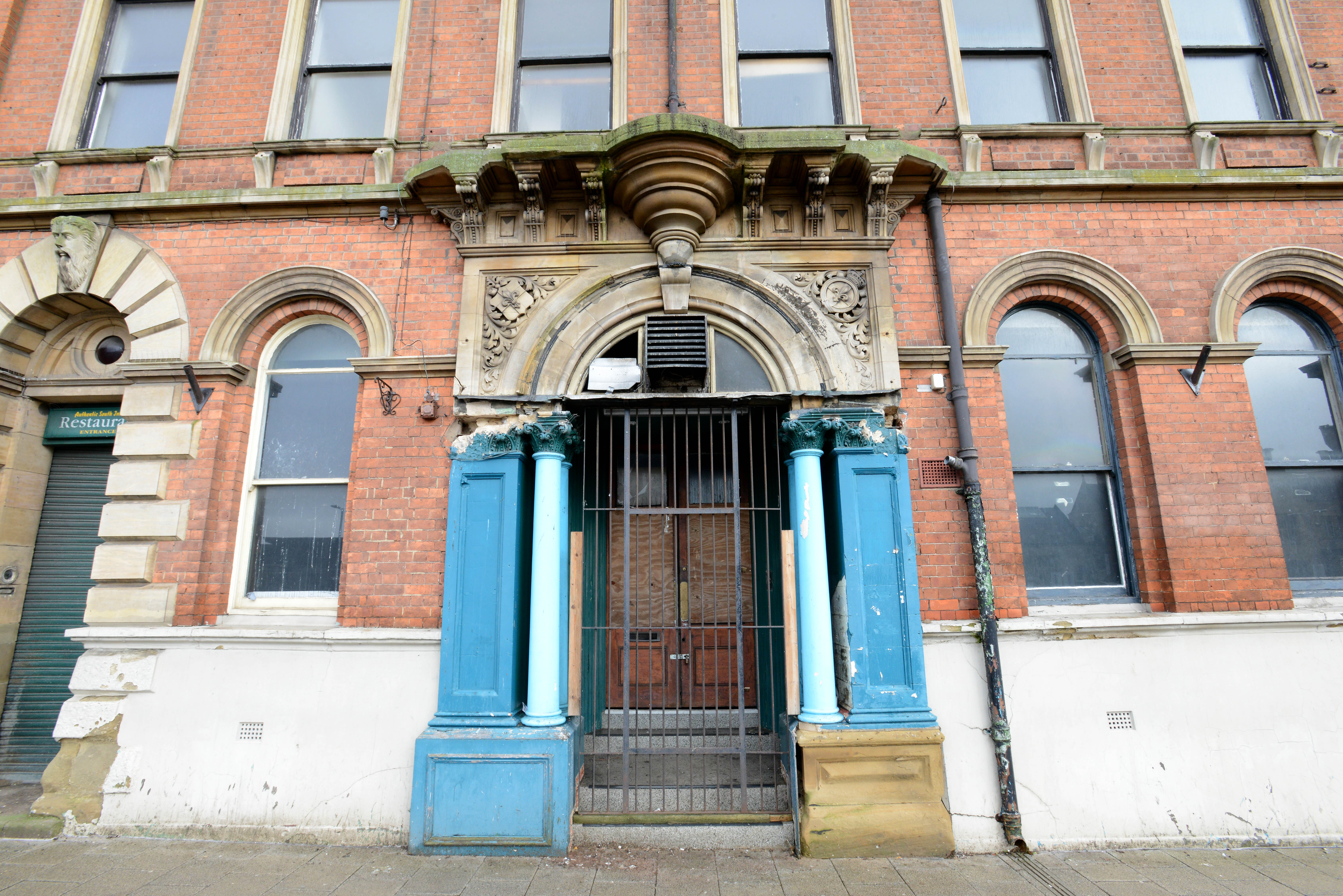 Building on Lincoln High Street