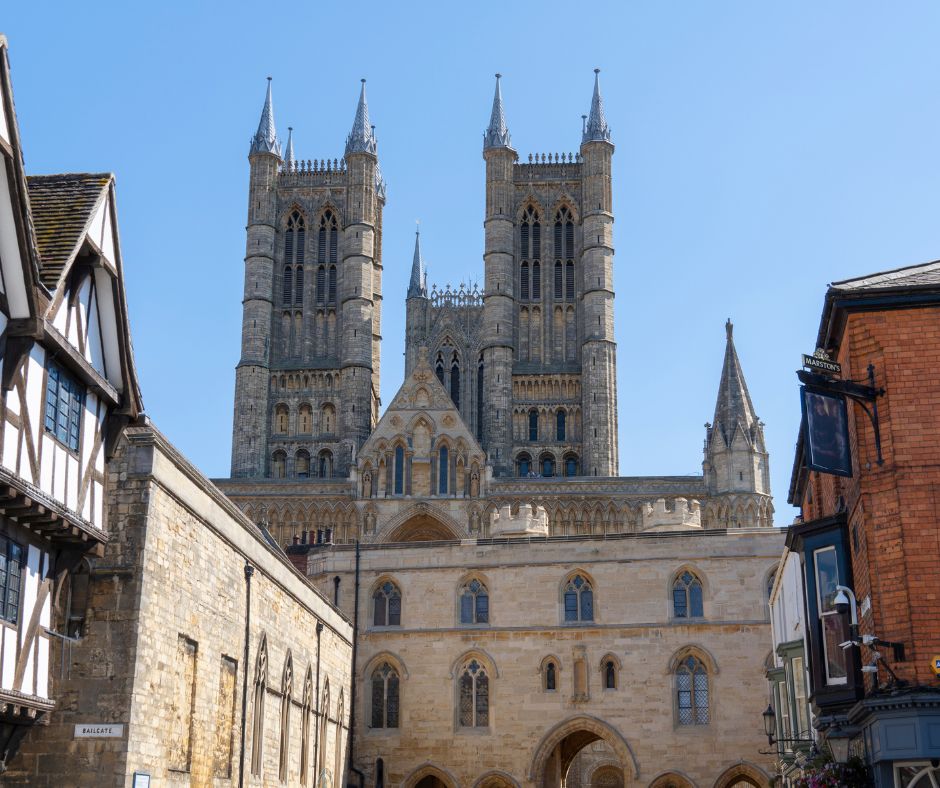 Image of Lincoln cathedral basking in the sunshine